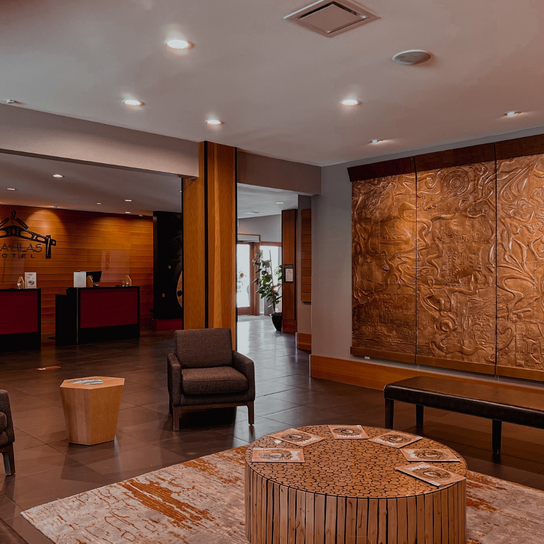 Lobby of the Kwa'lilas Hotel featuring Indigenous art
