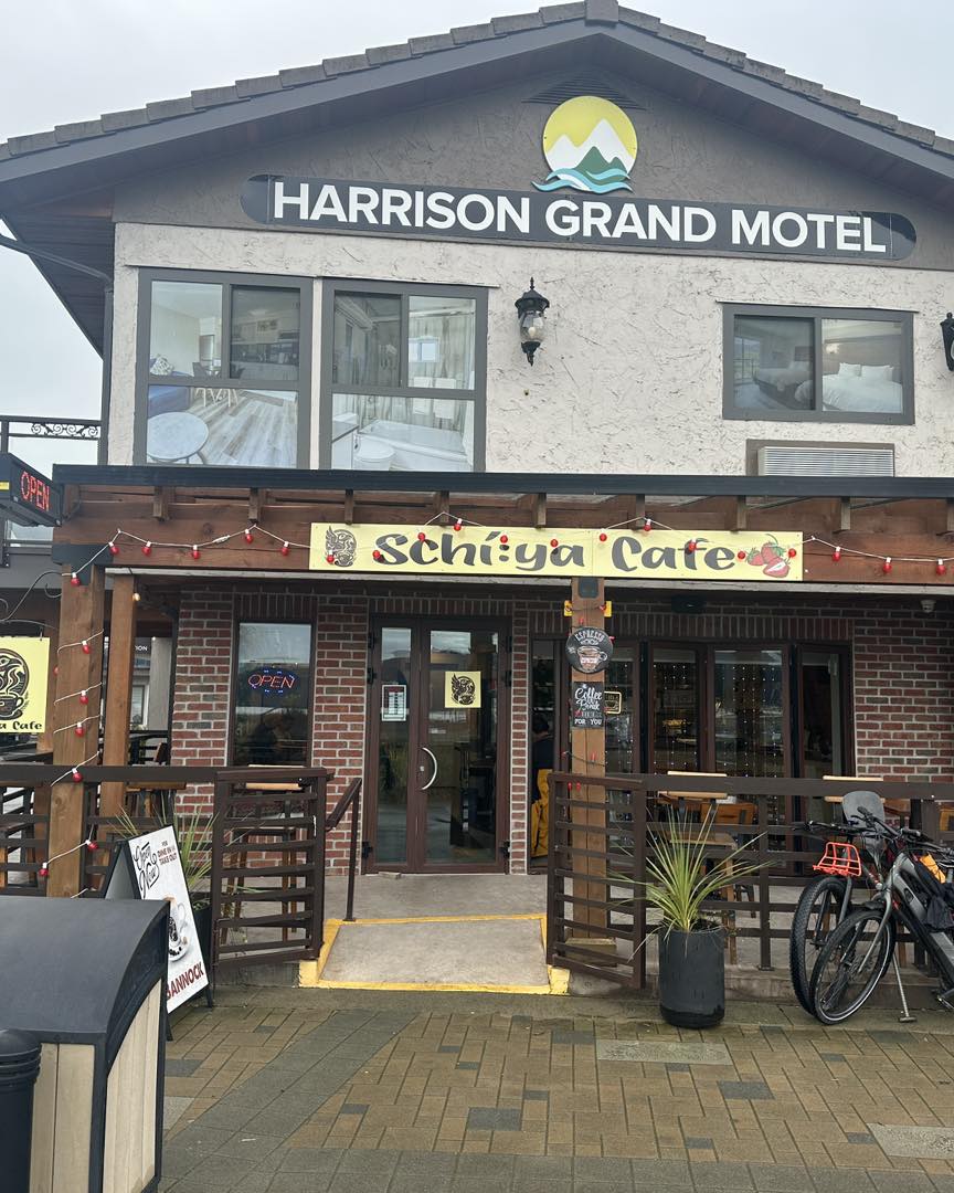 Schí:ya Cafe, front of the cafe located within Harrison Grand Motel in Harrison Hot Springs